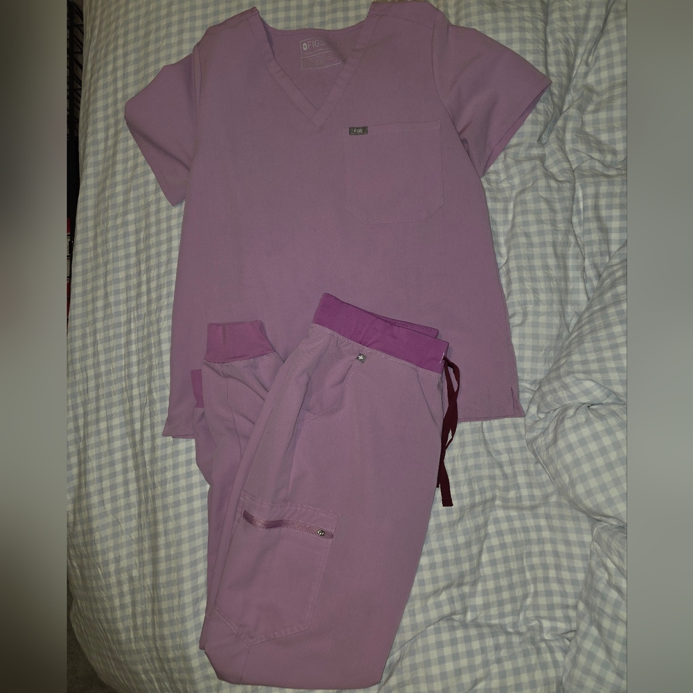 Figs Scrub Set